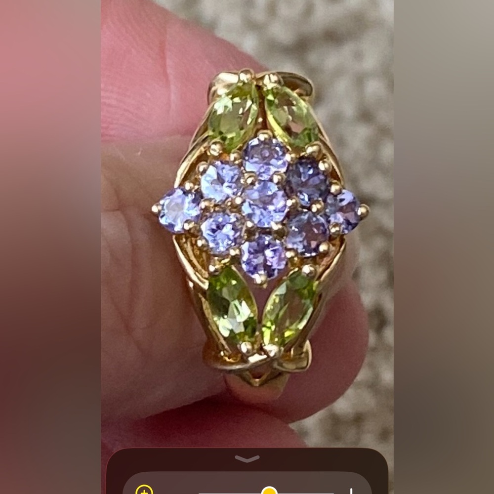 Gold peridot and tanzanite Gemstone Ring